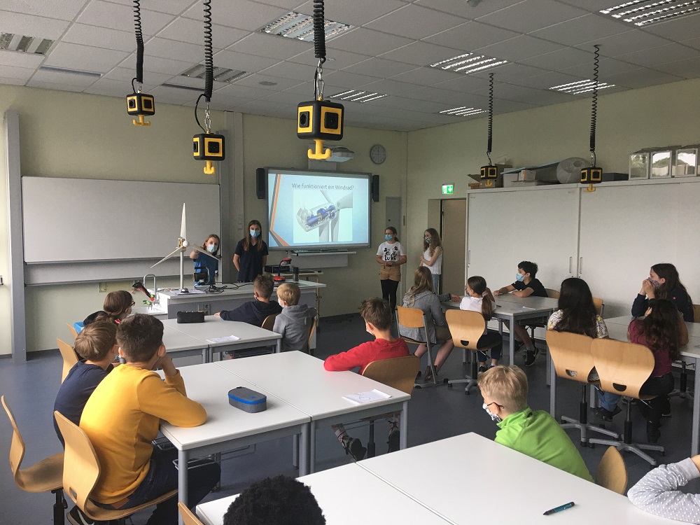 Der Stand der Energie-AG beim Tag der offenen Schule